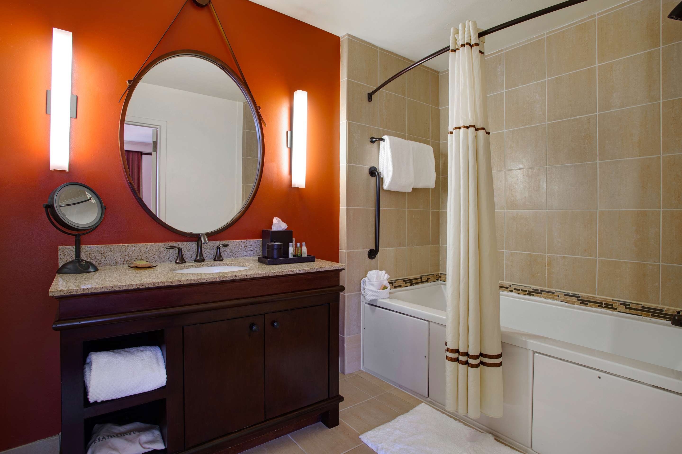 Guest room bath