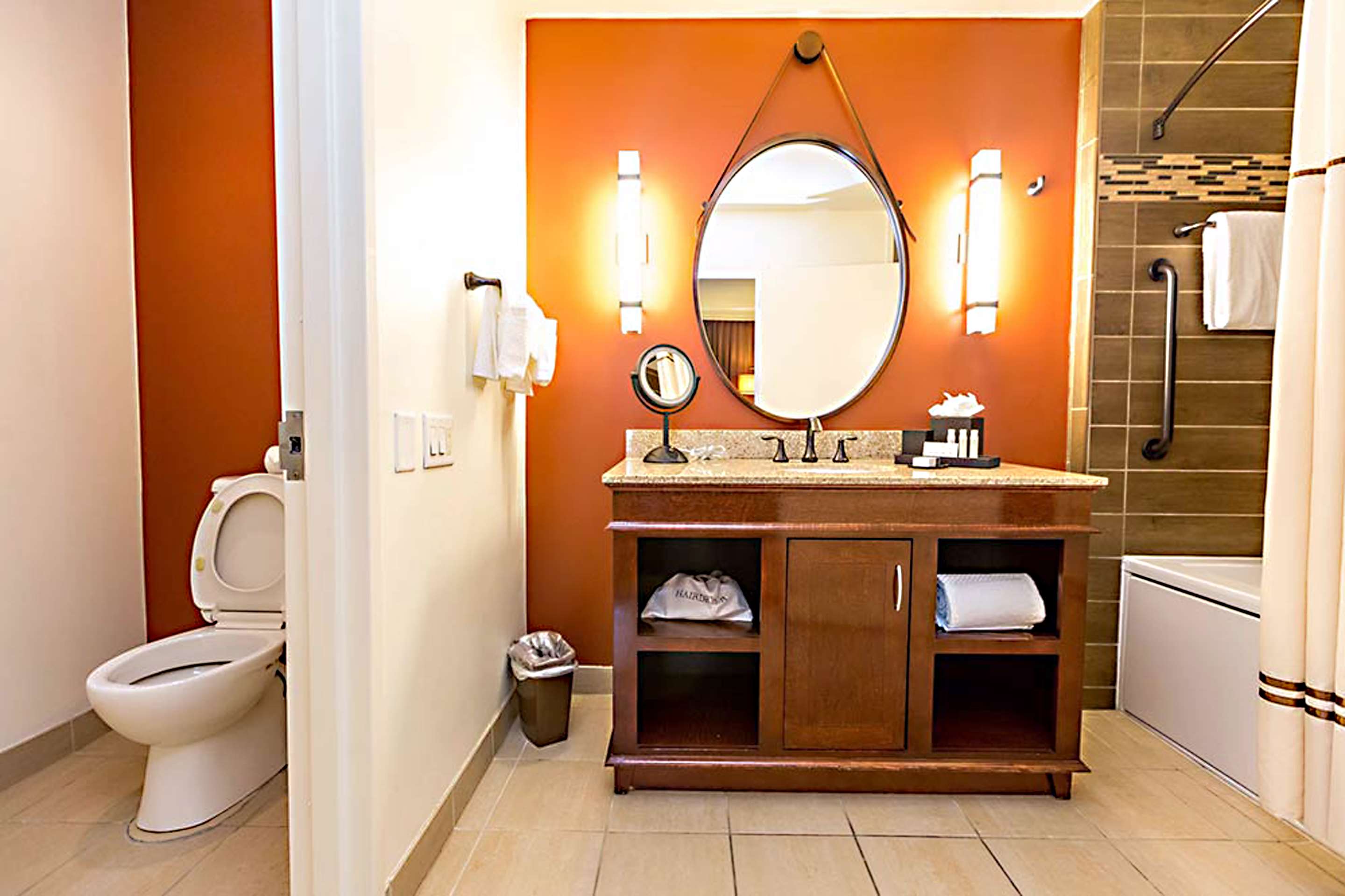 Guest room bath