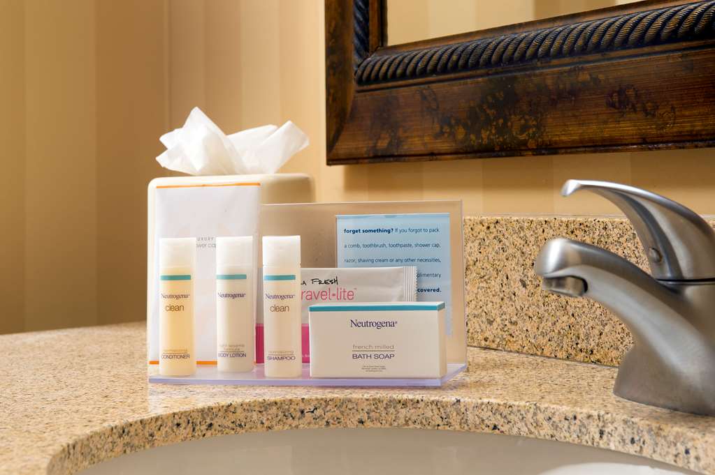 Hampton Inn & Suites San Antonio Airport Room Type - 2 DBL ACCESS W RI SHWR NS