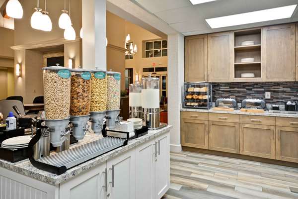 Amenities - Homewood Suites by Hilton Northwest San Antonio - I-10, Exits 560 & 561