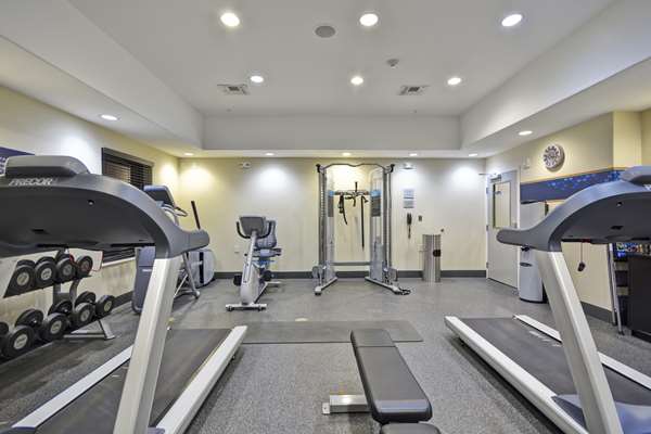 Fitness/ Exercise Room - Hampton Inn Kenedy