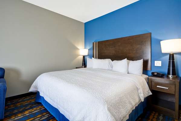  - Hampton Inn Kenedy