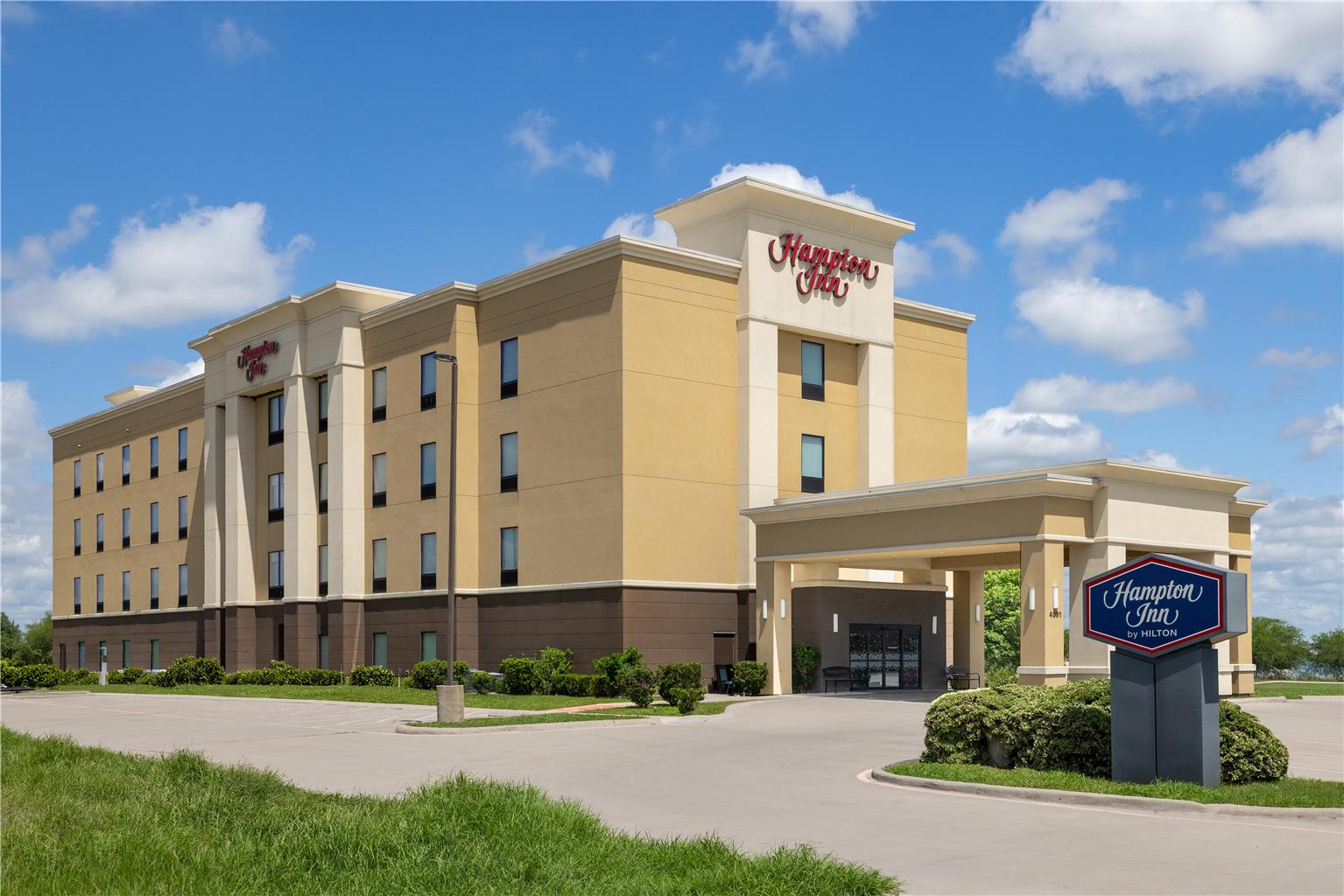 Hampton Inn, Kenedy