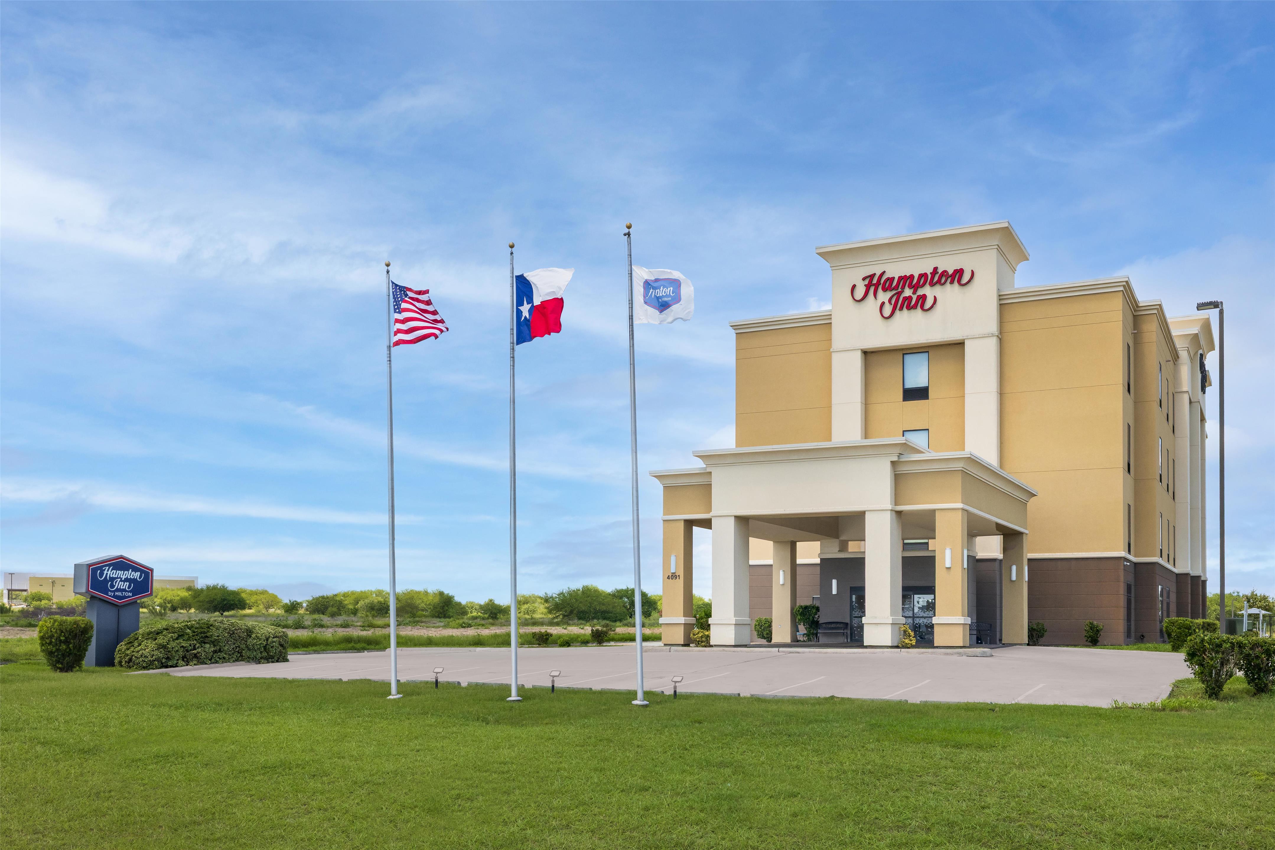 Exterior | Hampton Inn Kenedy