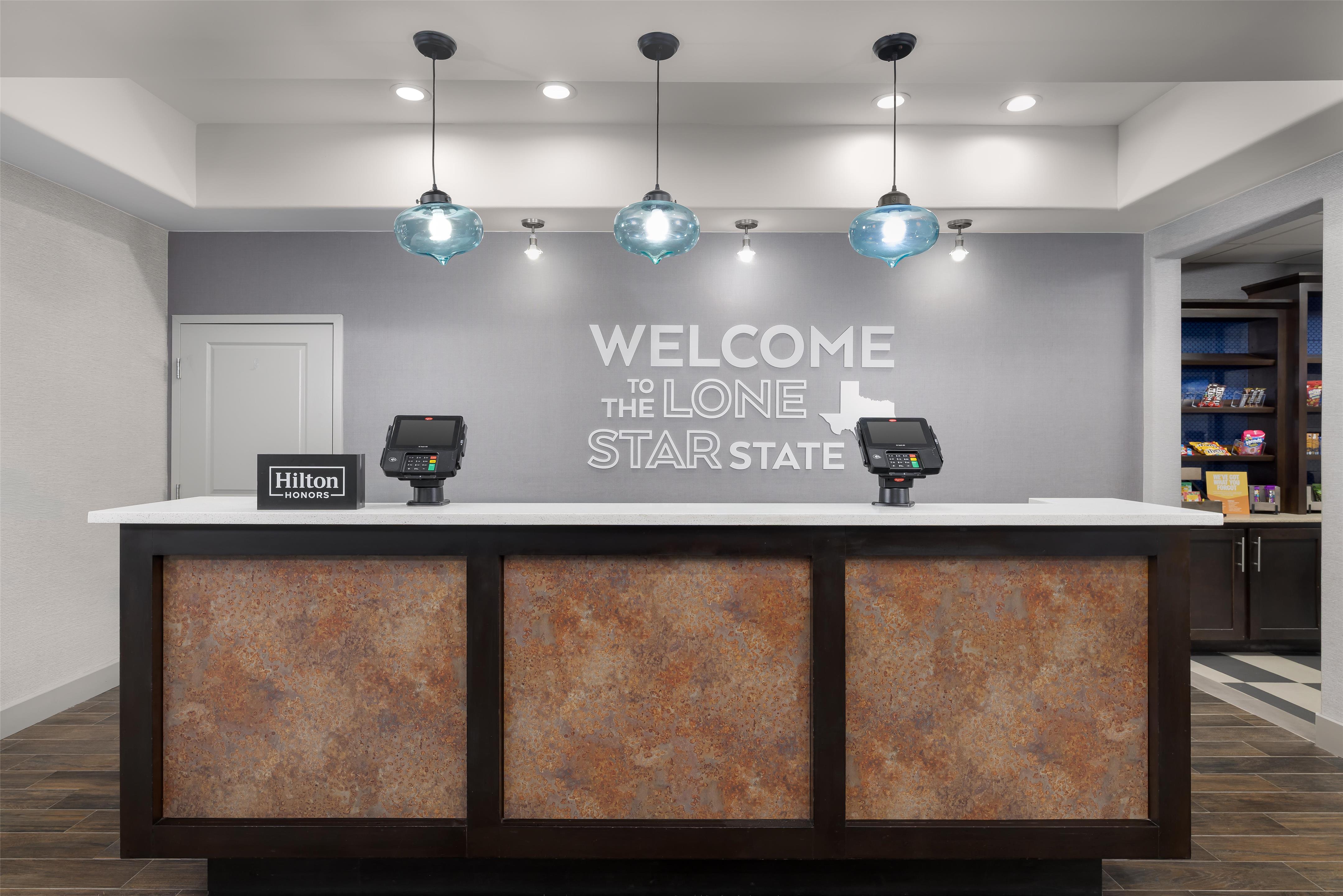 Reception | Hampton Inn Kenedy