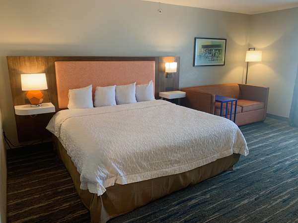  - Hampton Inn & Suites Selma - I-35, Exit 172