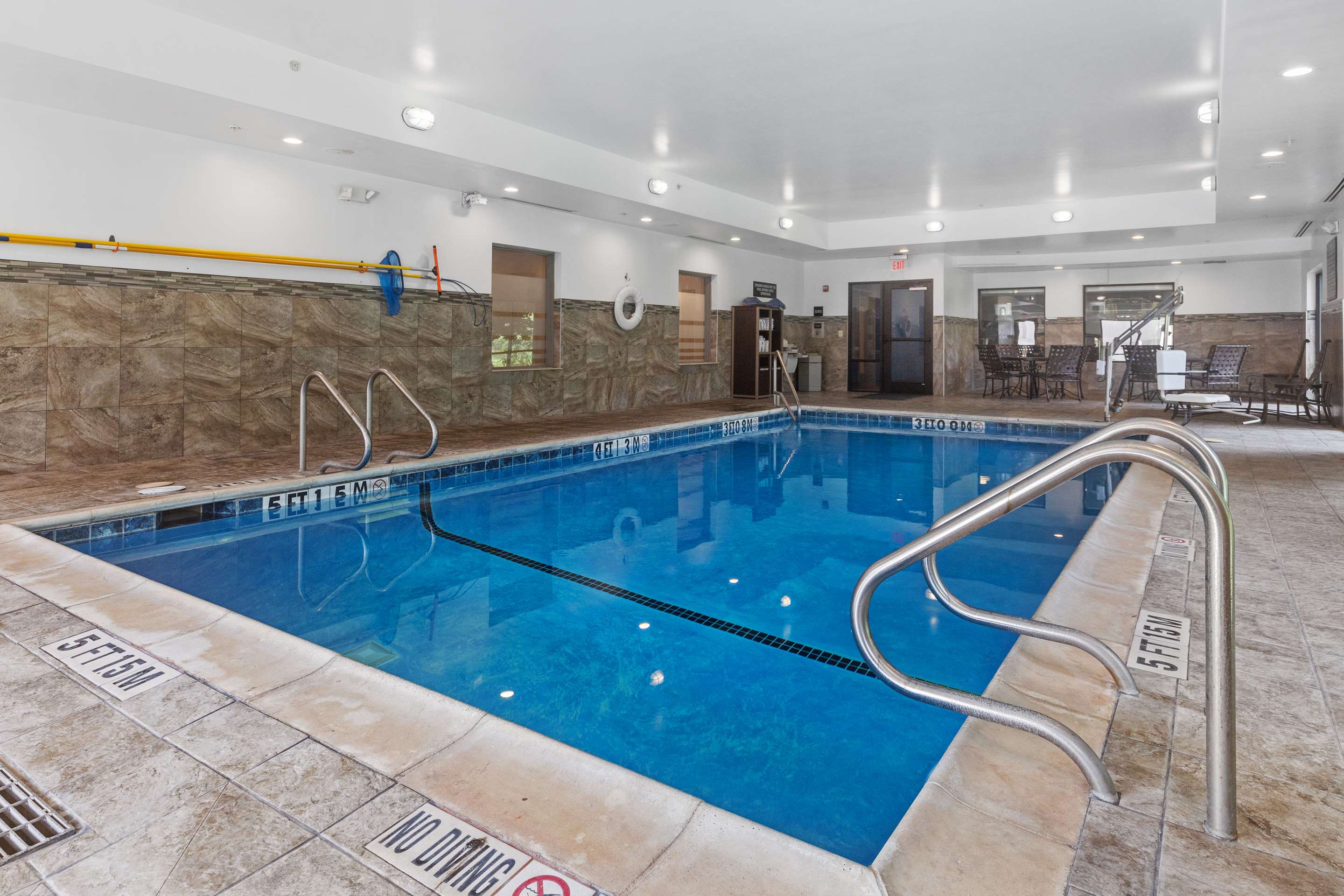 Pool | Hampton Inn & Suites Selma-San Antonio-Randolph AFB Texas