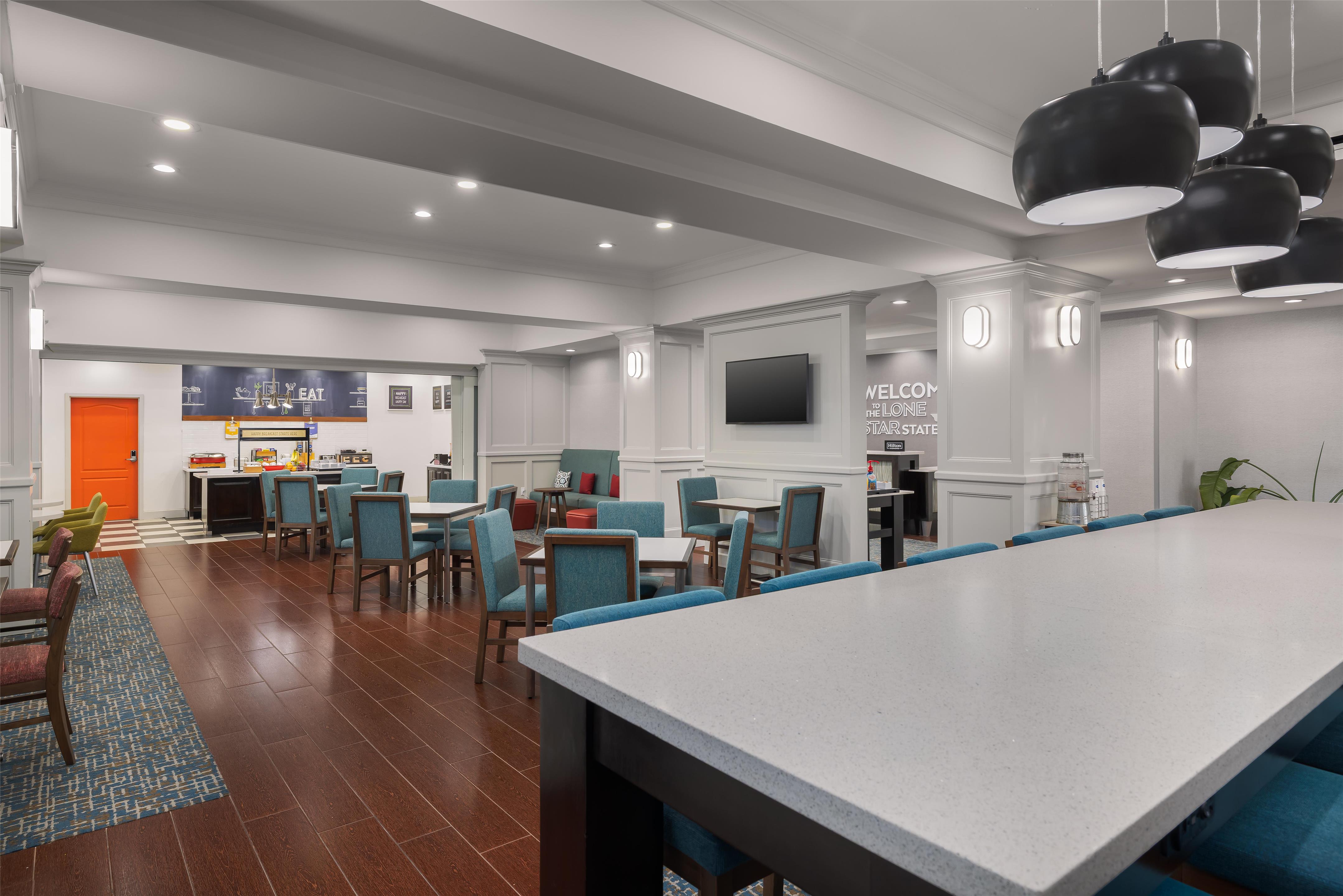 Breakfast Area | Hampton Inn Pleasanton