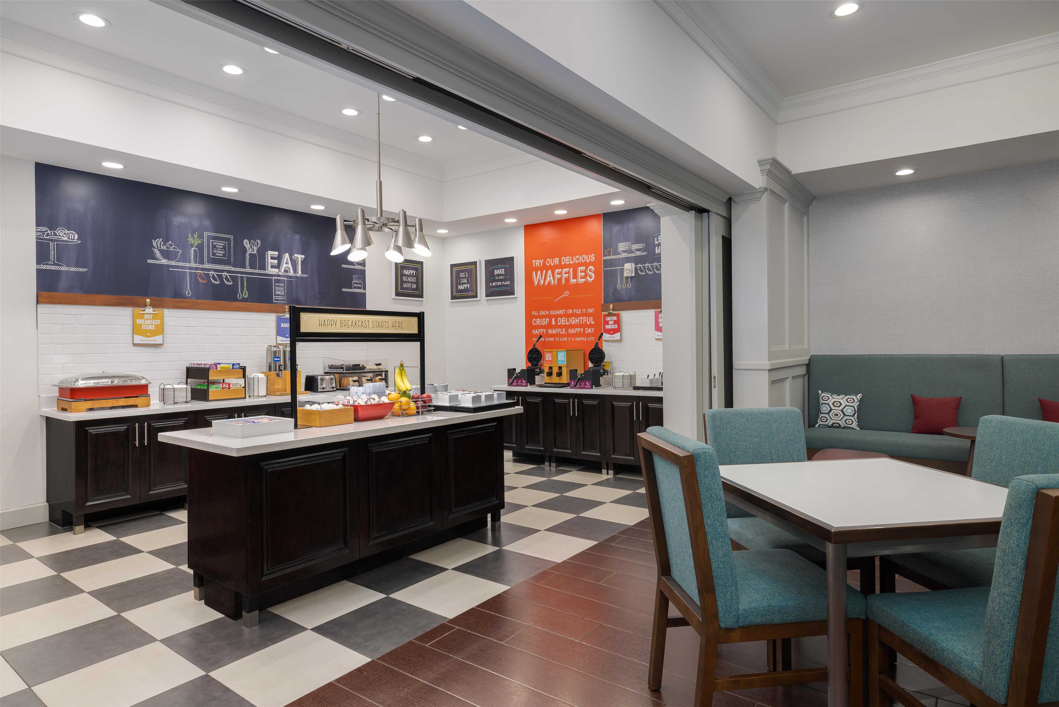 Breakfast Area | Hampton Inn Pleasanton