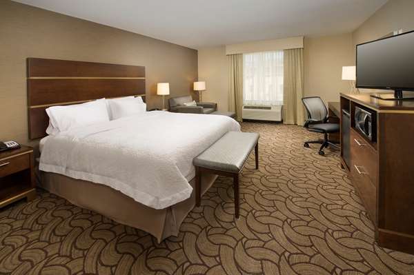  - Hampton Inn Market Square San Antonio - I-10 & I-35, Exit 155B