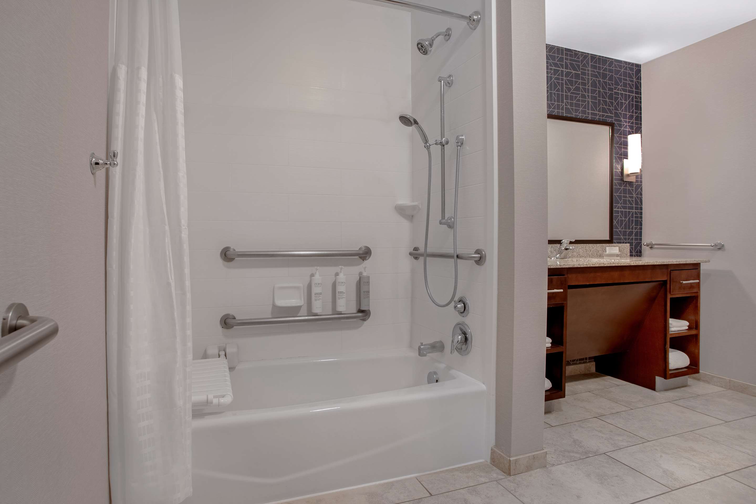 Guest room bath