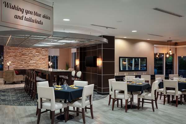 Restaurant - DoubleTree by Hilton Airport Savannah - I-95, Exit 104