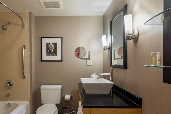  - DoubleTree by Hilton Airport Savannah - I-95, Exit 104