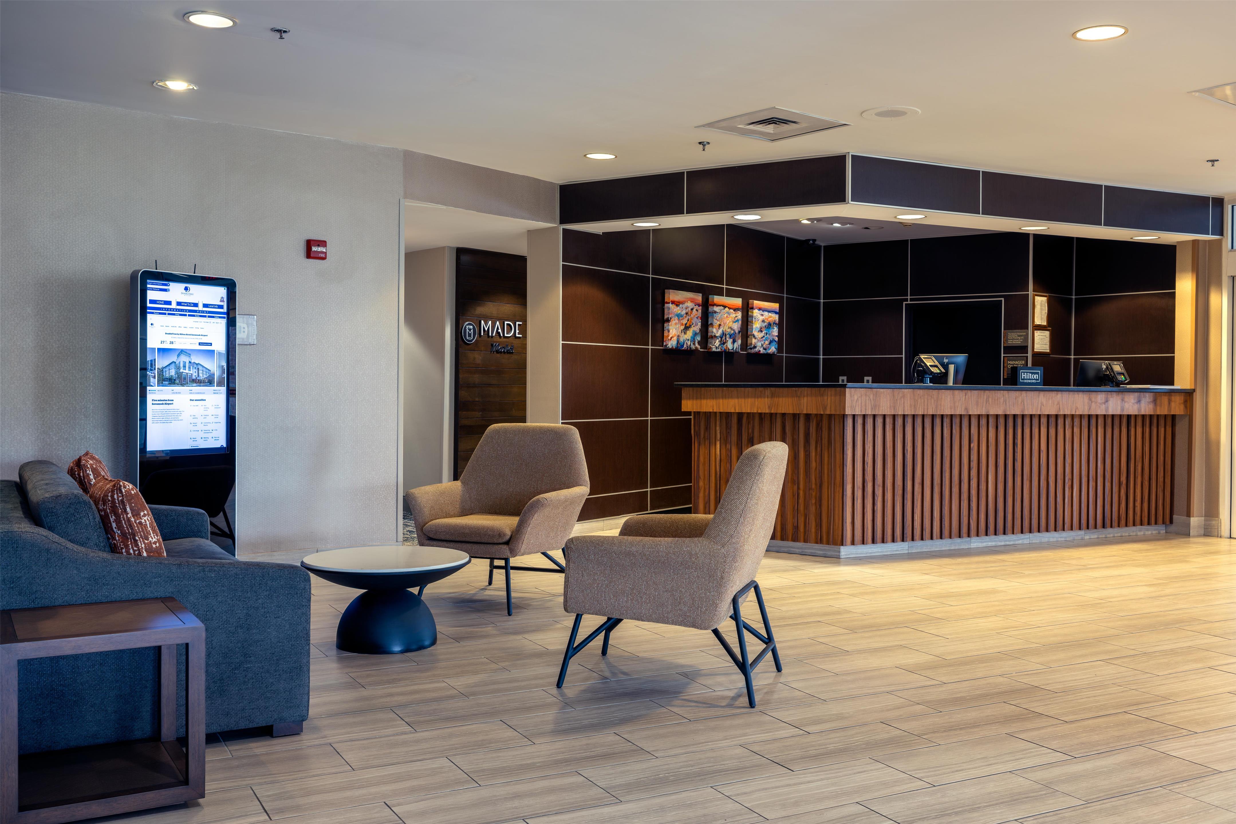 Reception | DoubleTree by Hilton Hotel Savannah Airport