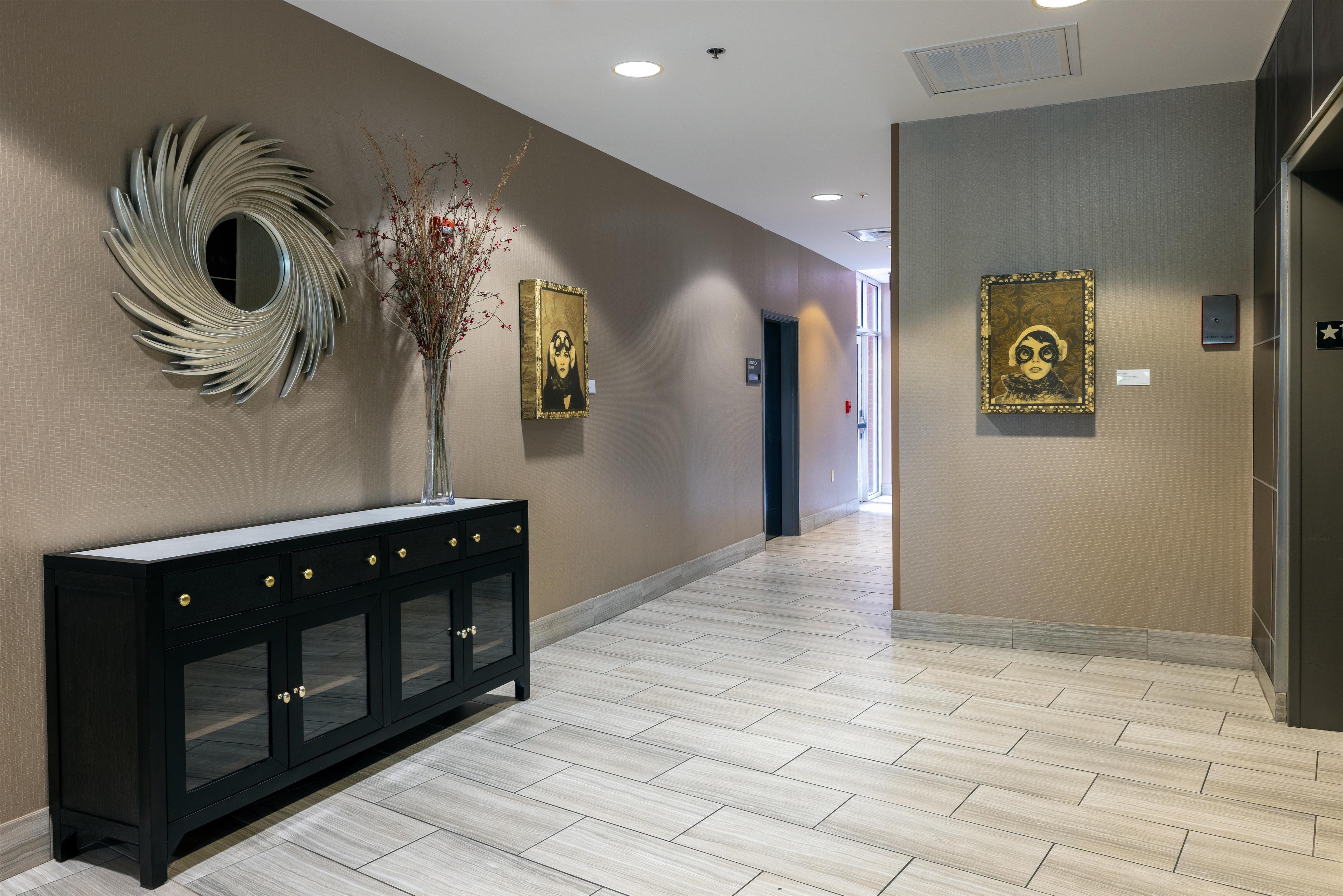 Lobby | DoubleTree by Hilton Hotel Savannah Airport