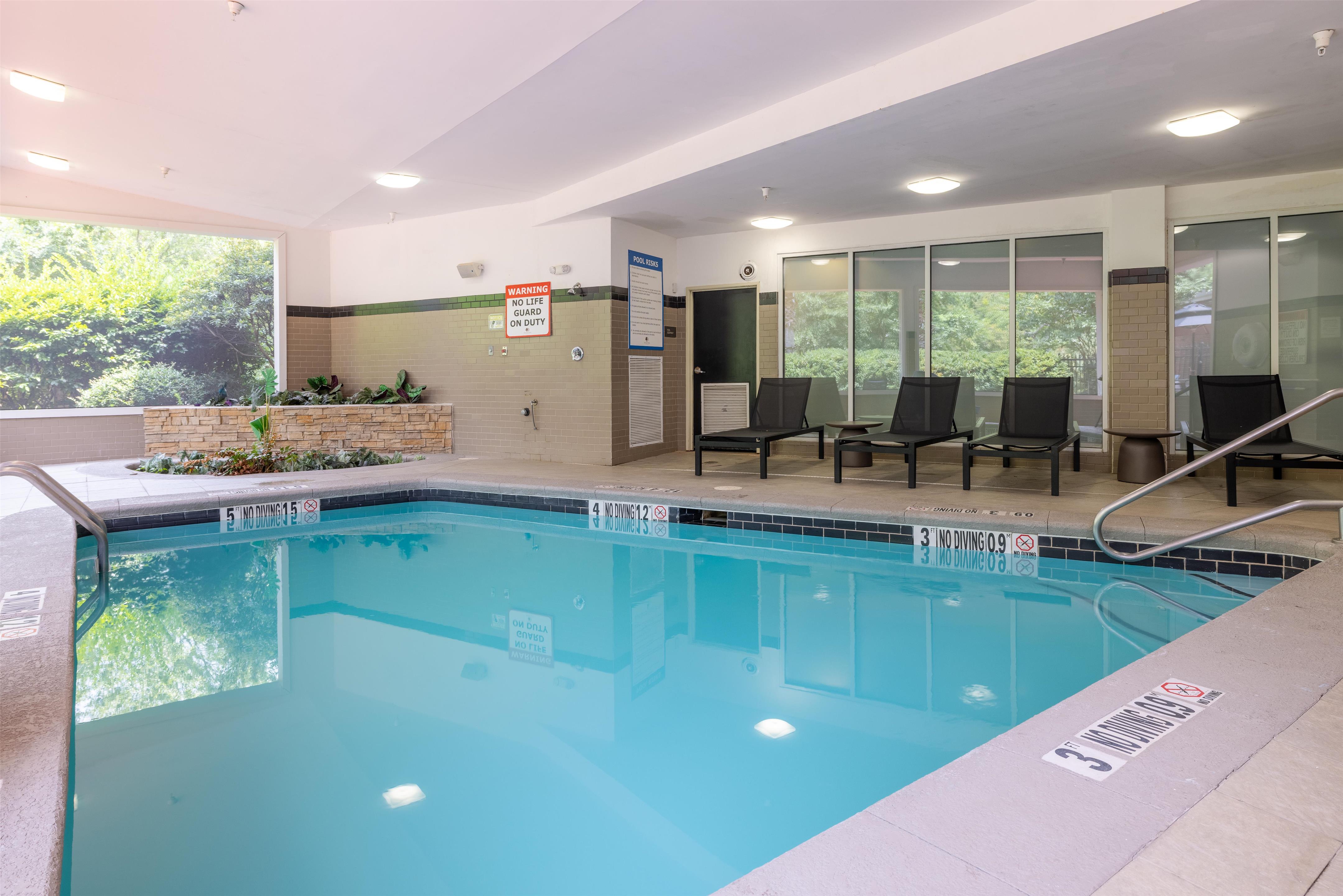 Pool | DoubleTree by Hilton Hotel Savannah Airport