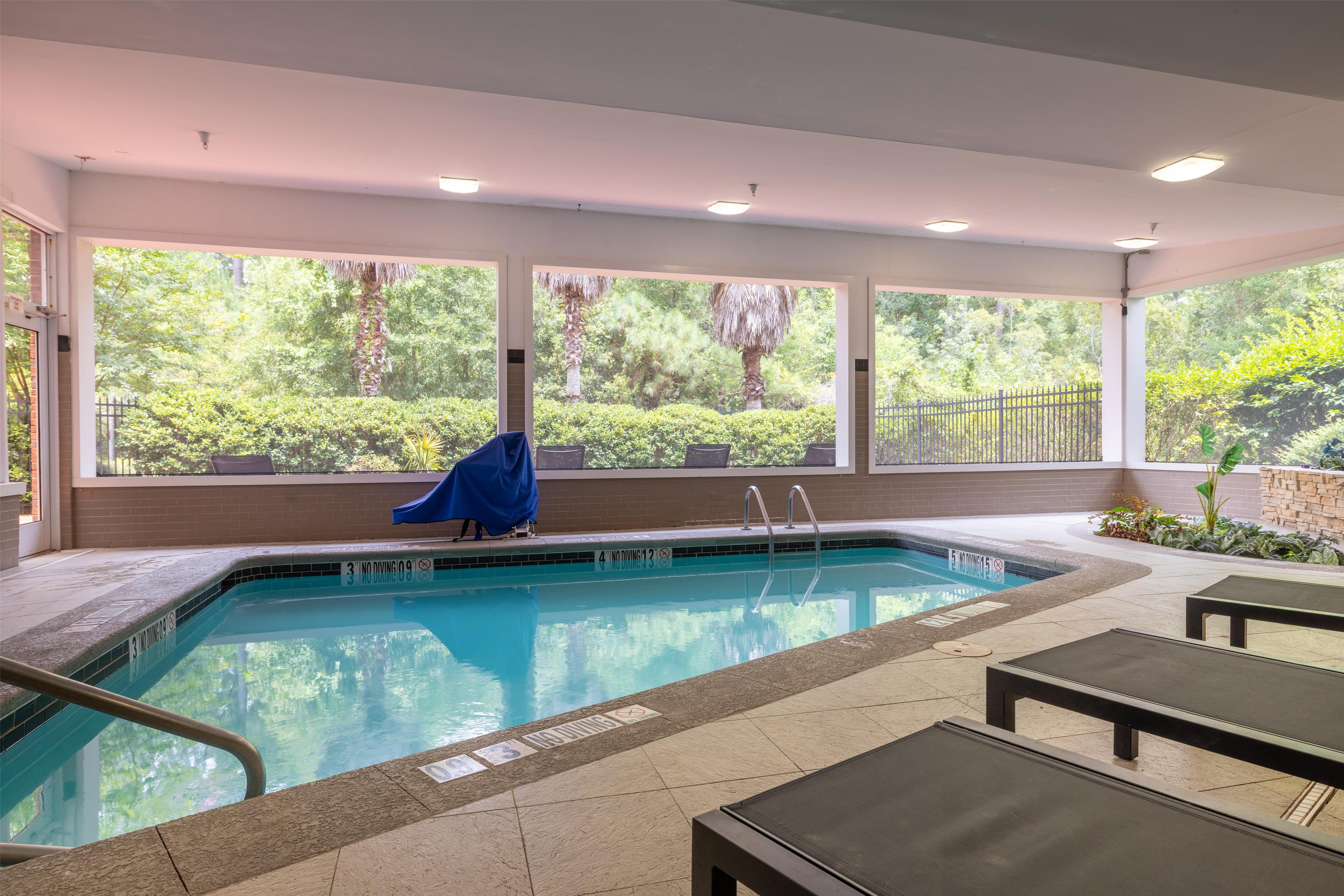 Pool | DoubleTree by Hilton Hotel Savannah Airport