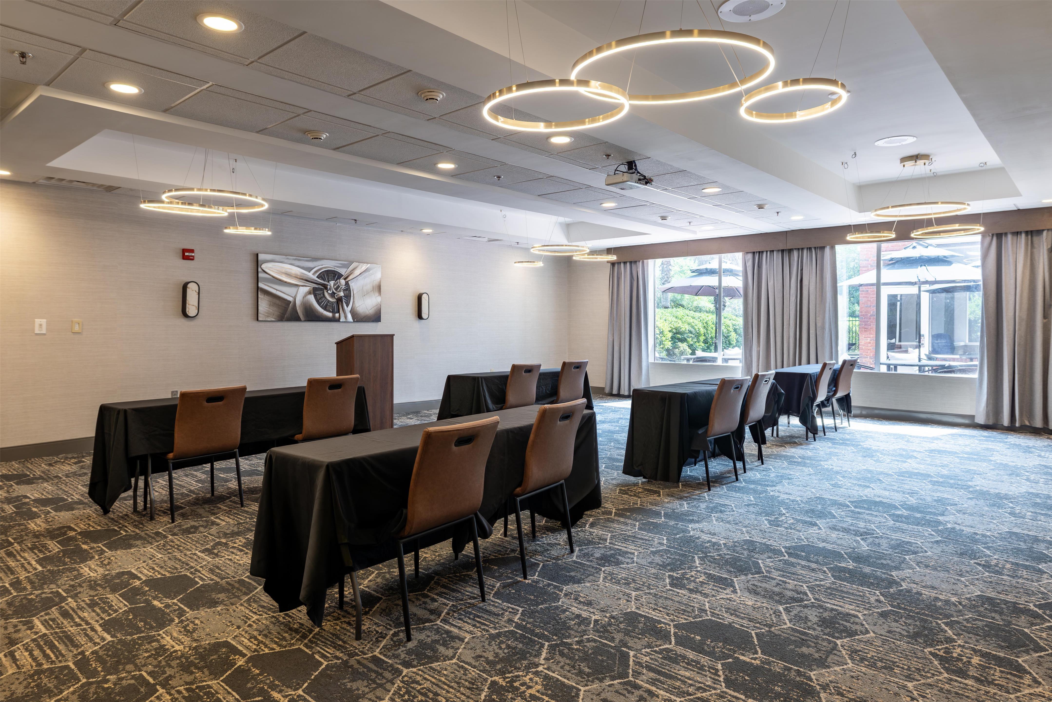 Meeting Room | DoubleTree by Hilton Hotel Savannah Airport