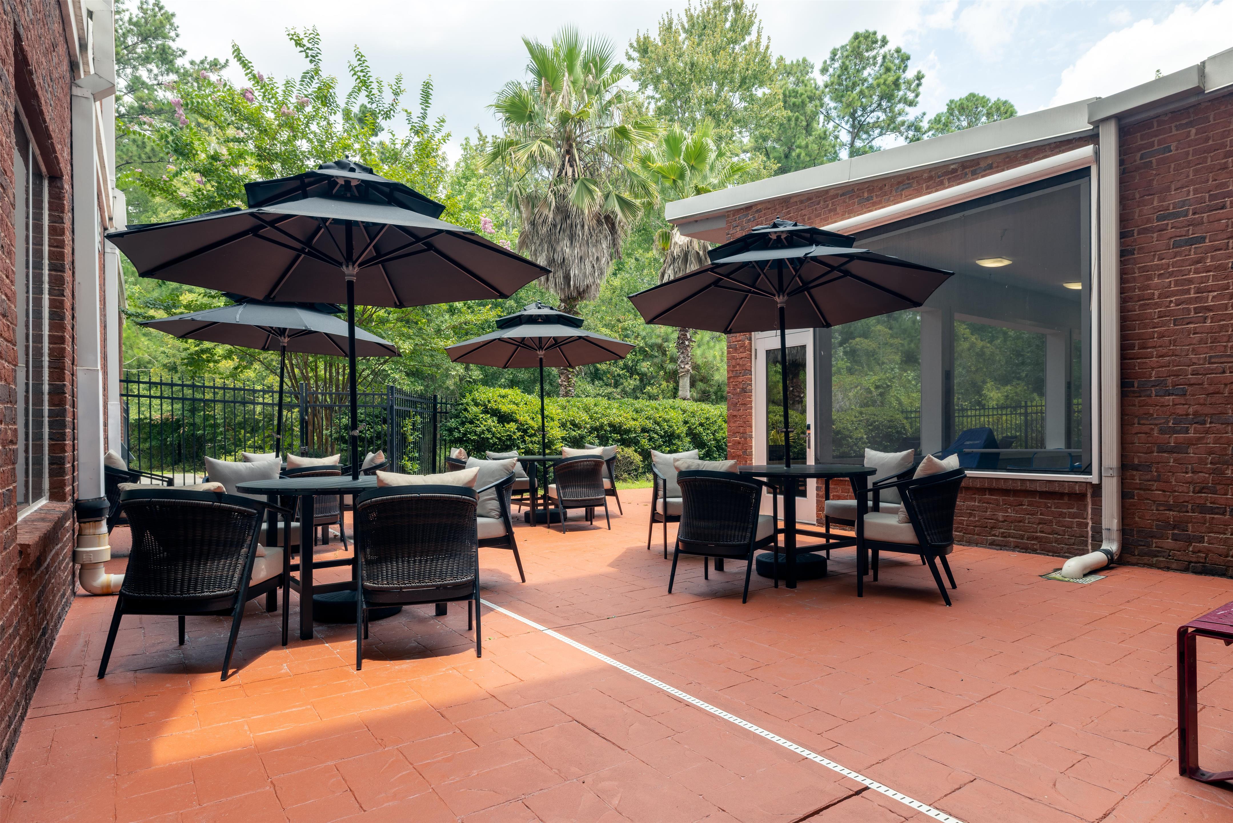 Exterior | DoubleTree by Hilton Hotel Savannah Airport