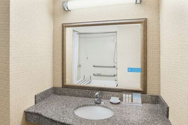  - Hampton Inn & Suites Airport Savannah - I-95, Exit 104