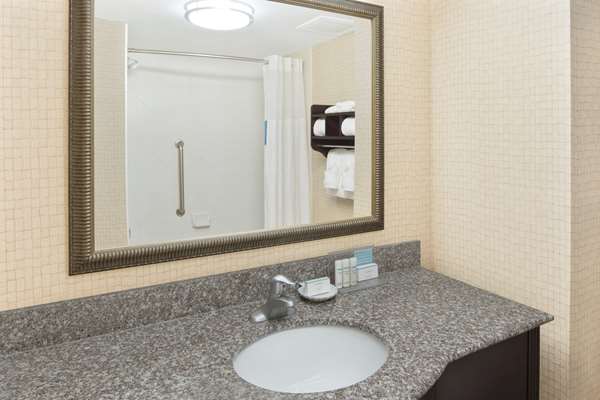  - Hampton Inn & Suites Airport Savannah - I-95, Exit 104