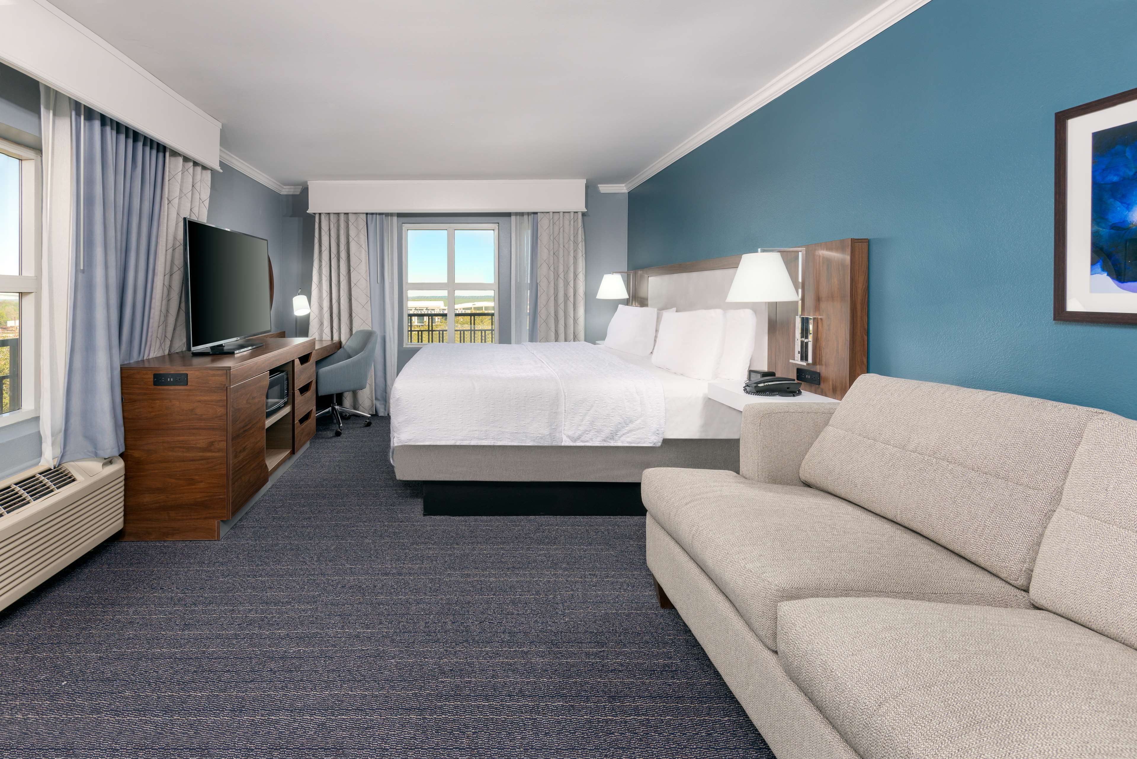 Hampton Inn Savannah Historic District Room Type - 1 KING VIEW DELUXE NONSMOK