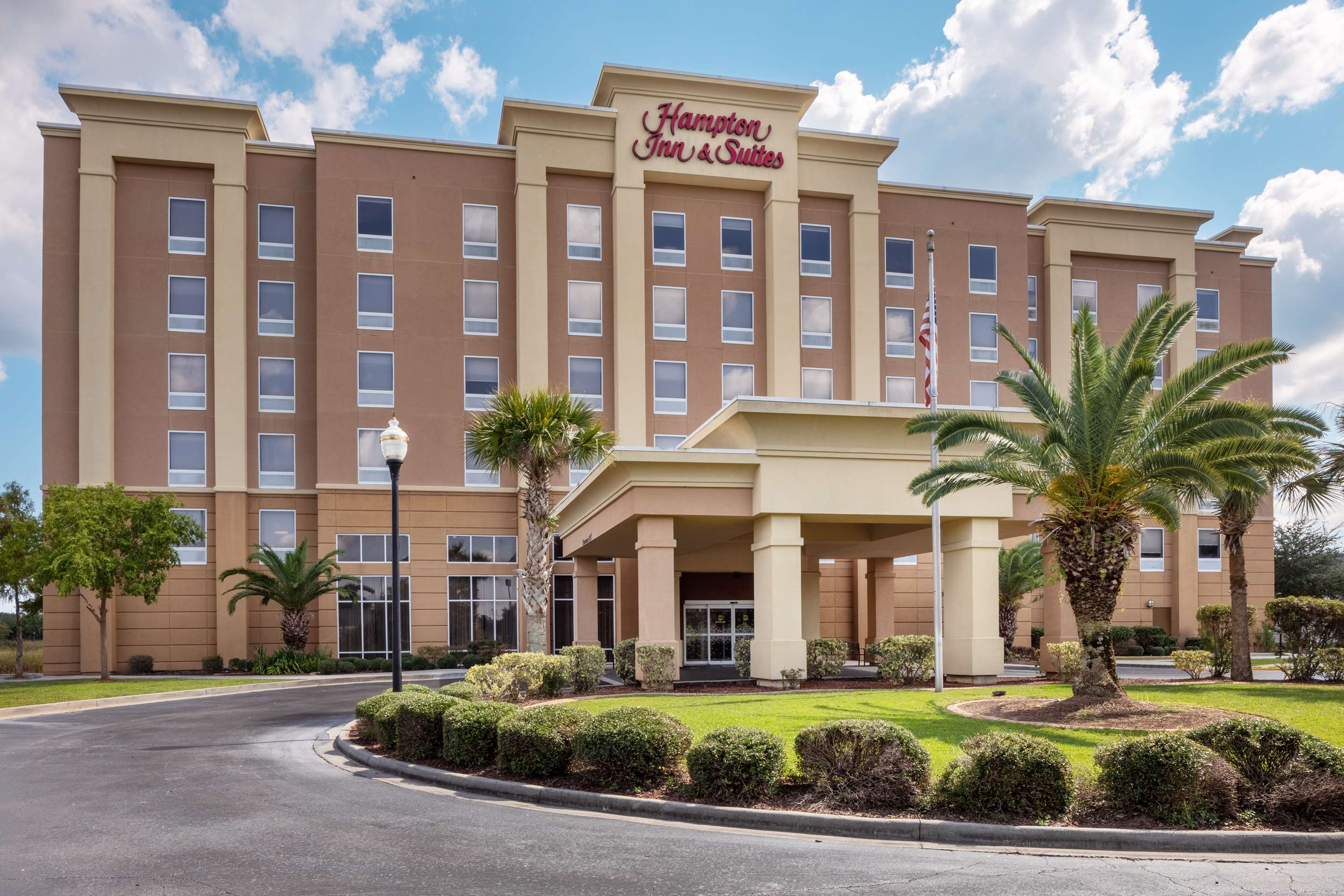 Exterior | Hampton Inn & Suites Savannah - I-95 South - Gateway