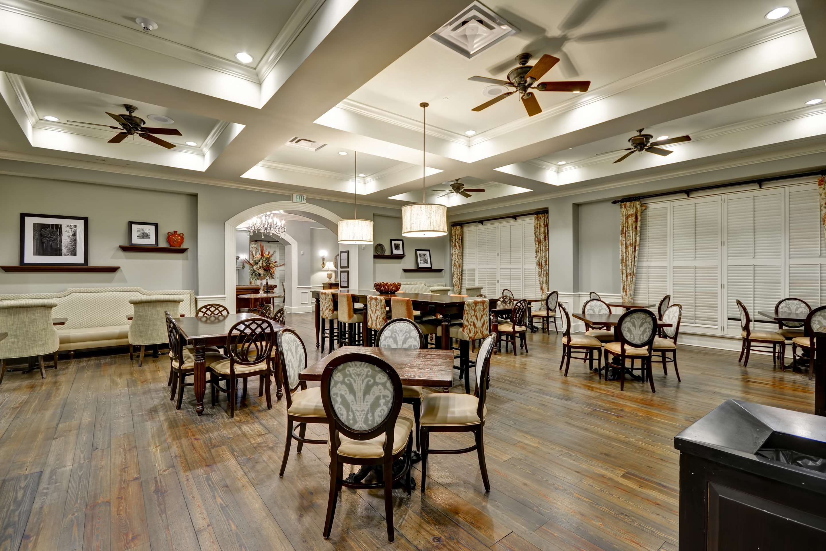 Restaurant | Hampton Inn & Suites Savannah Historic District