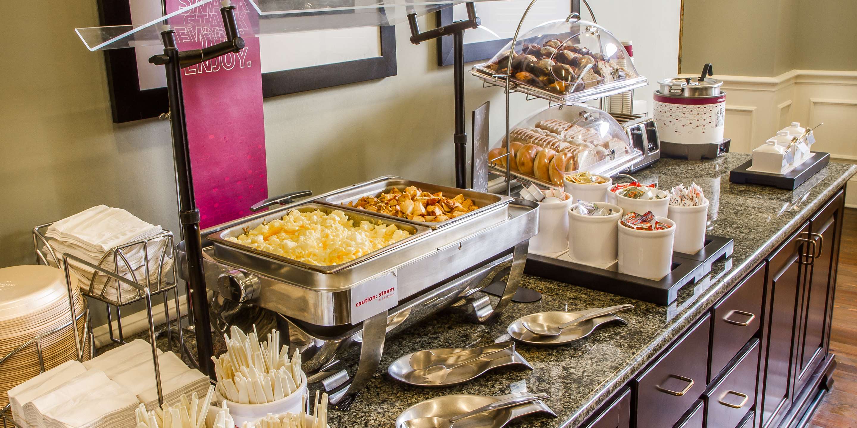 Restaurant | Hampton Inn & Suites Savannah Historic District