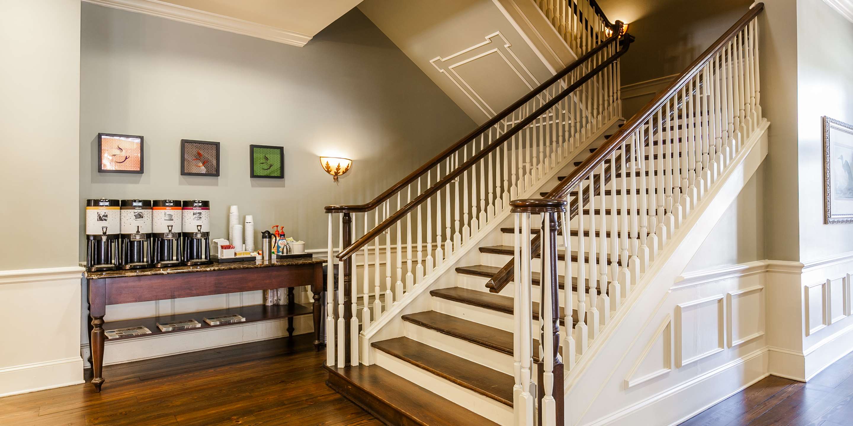 Reception | Hampton Inn & Suites Savannah Historic District