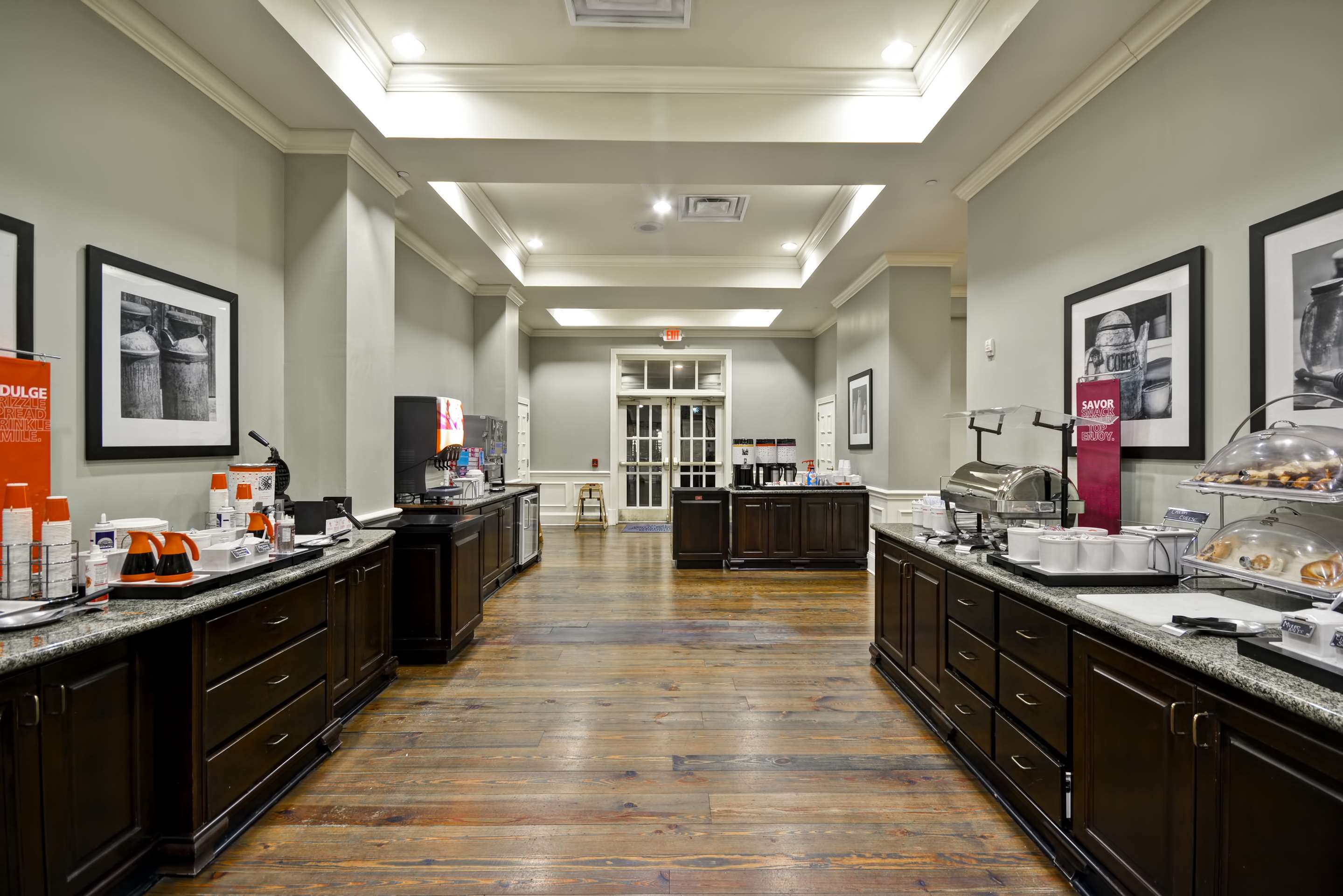 Restaurant | Hampton Inn & Suites Savannah Historic District
