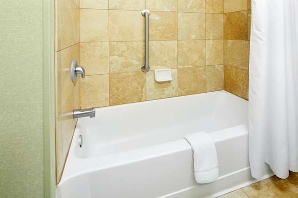  - Hampton Inn & Suites Midtown Savannah