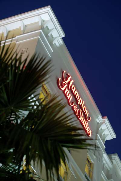 Exterior view - Hampton Inn & Suites Midtown Savannah