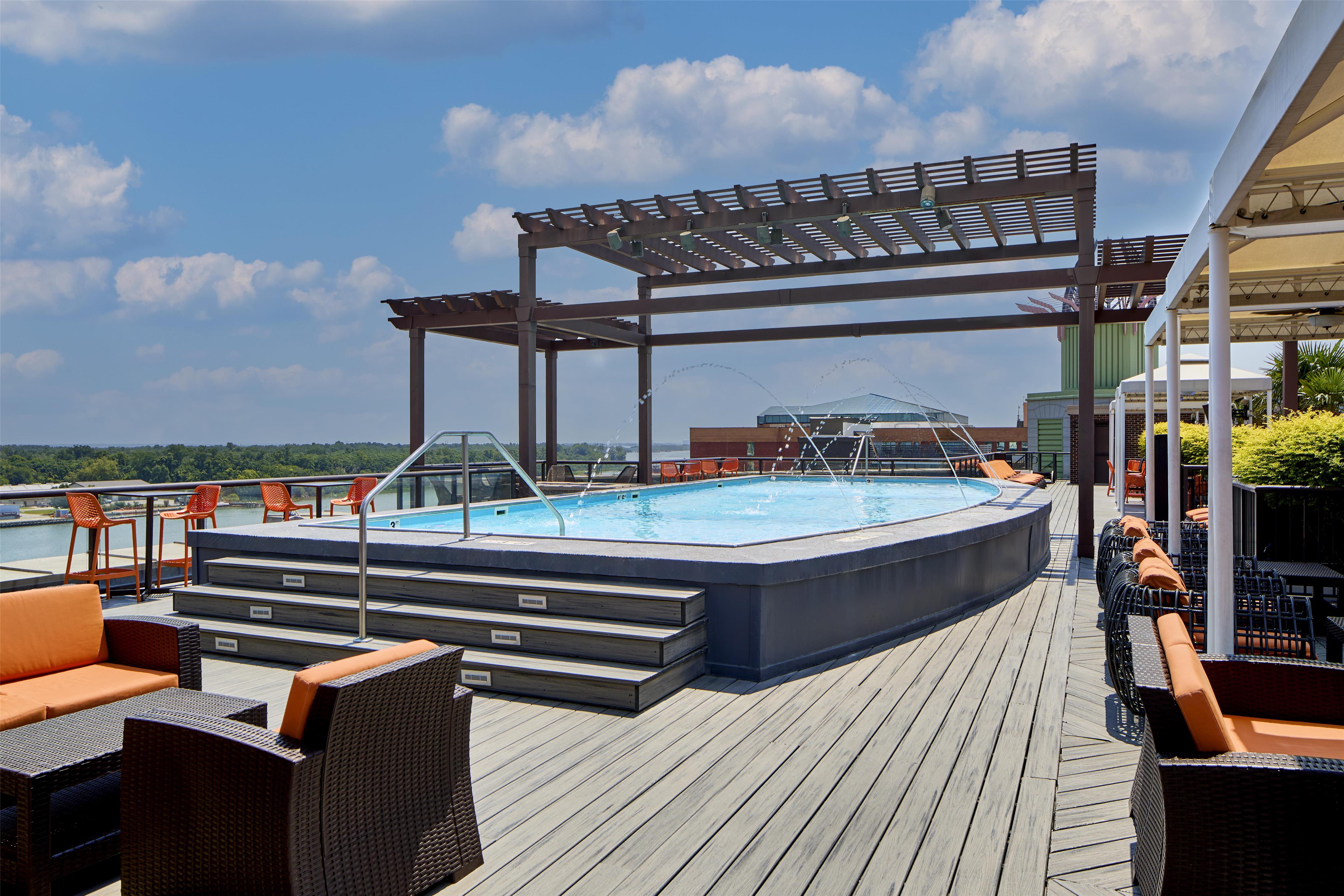 Pool | Homewood Suites by Hilton Savannah Historic Dist/Riverfront