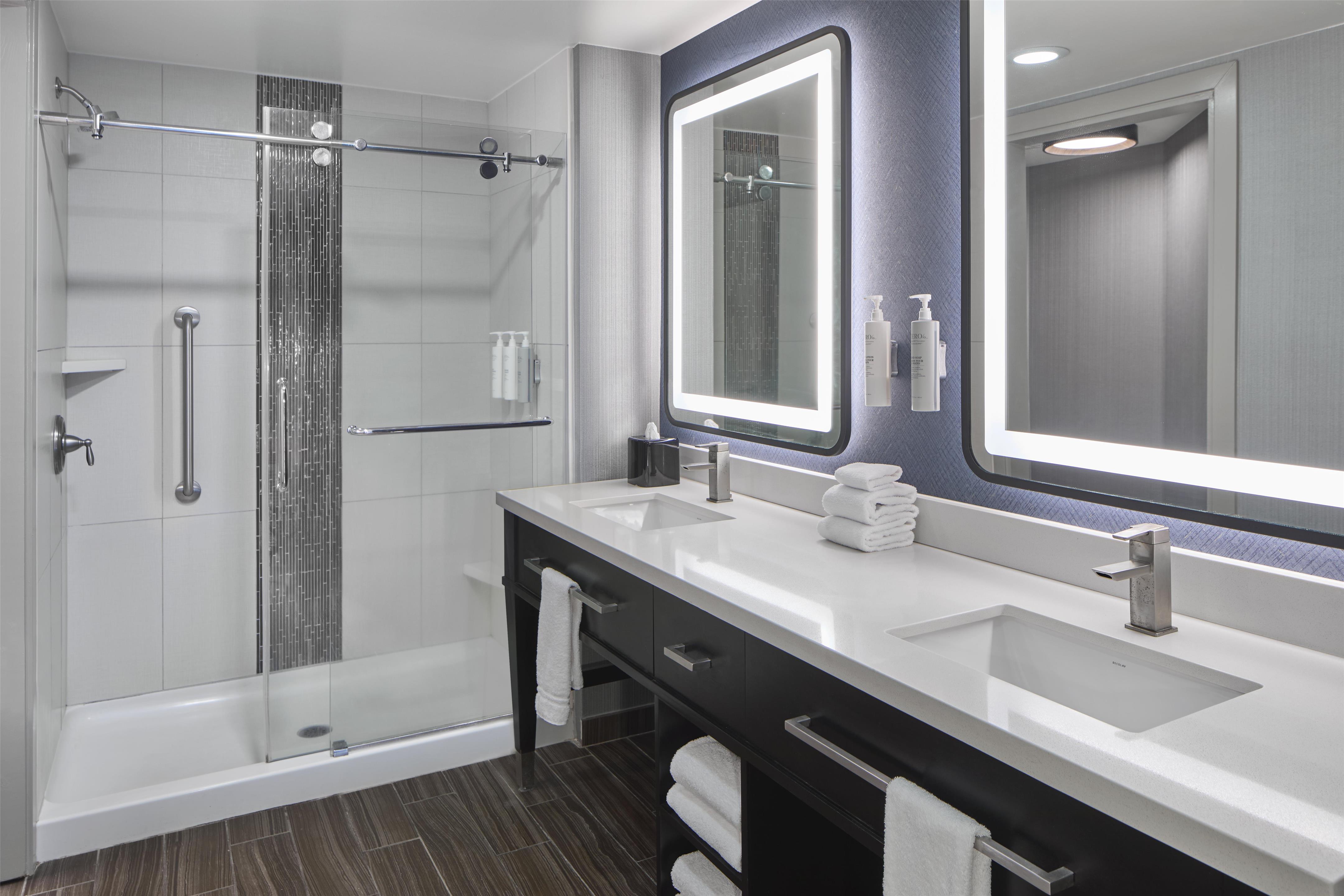 Guest room bath