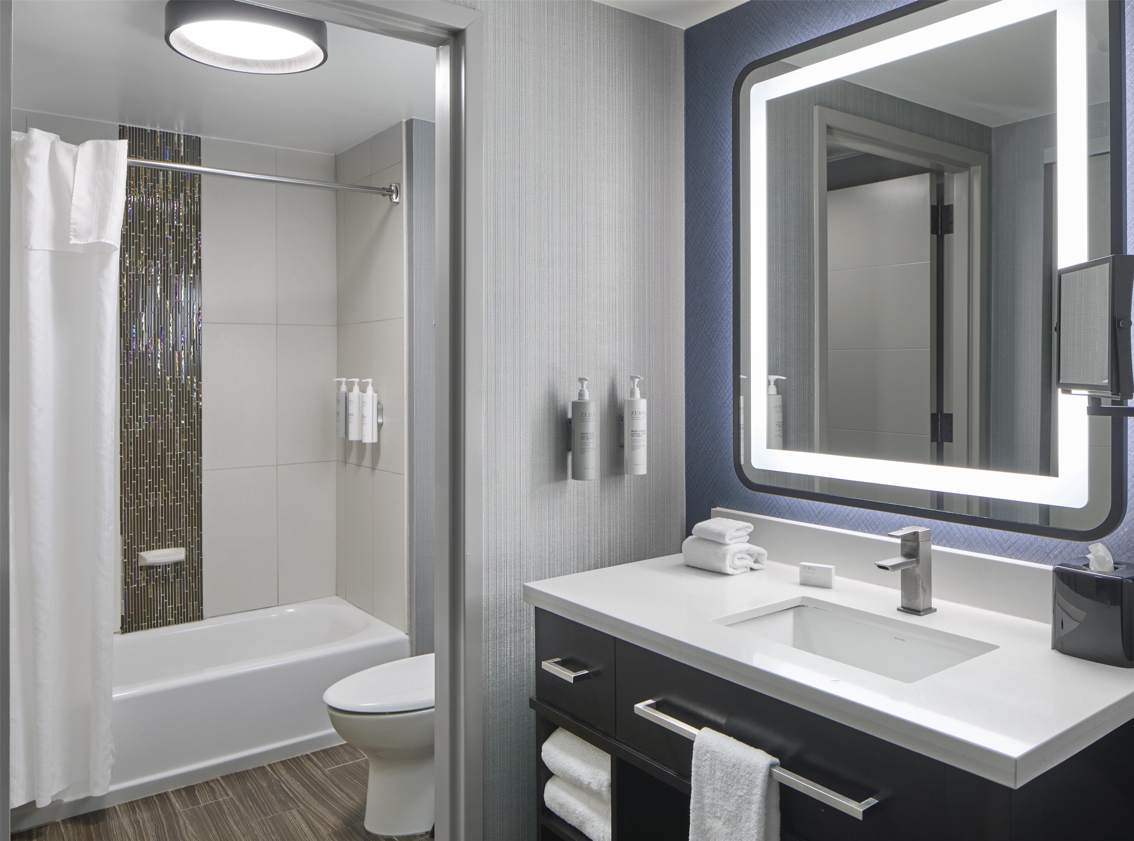 Guest room bath