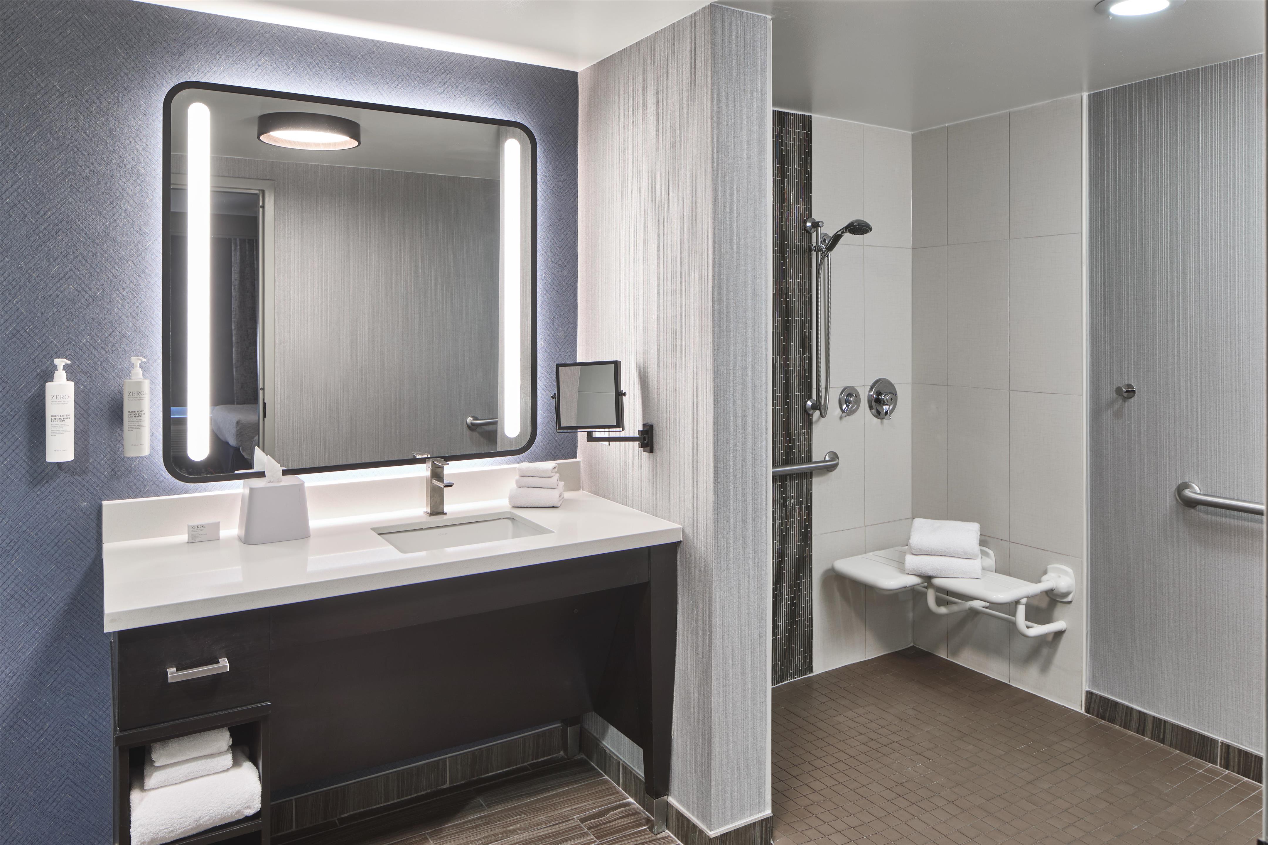 Guest room bath