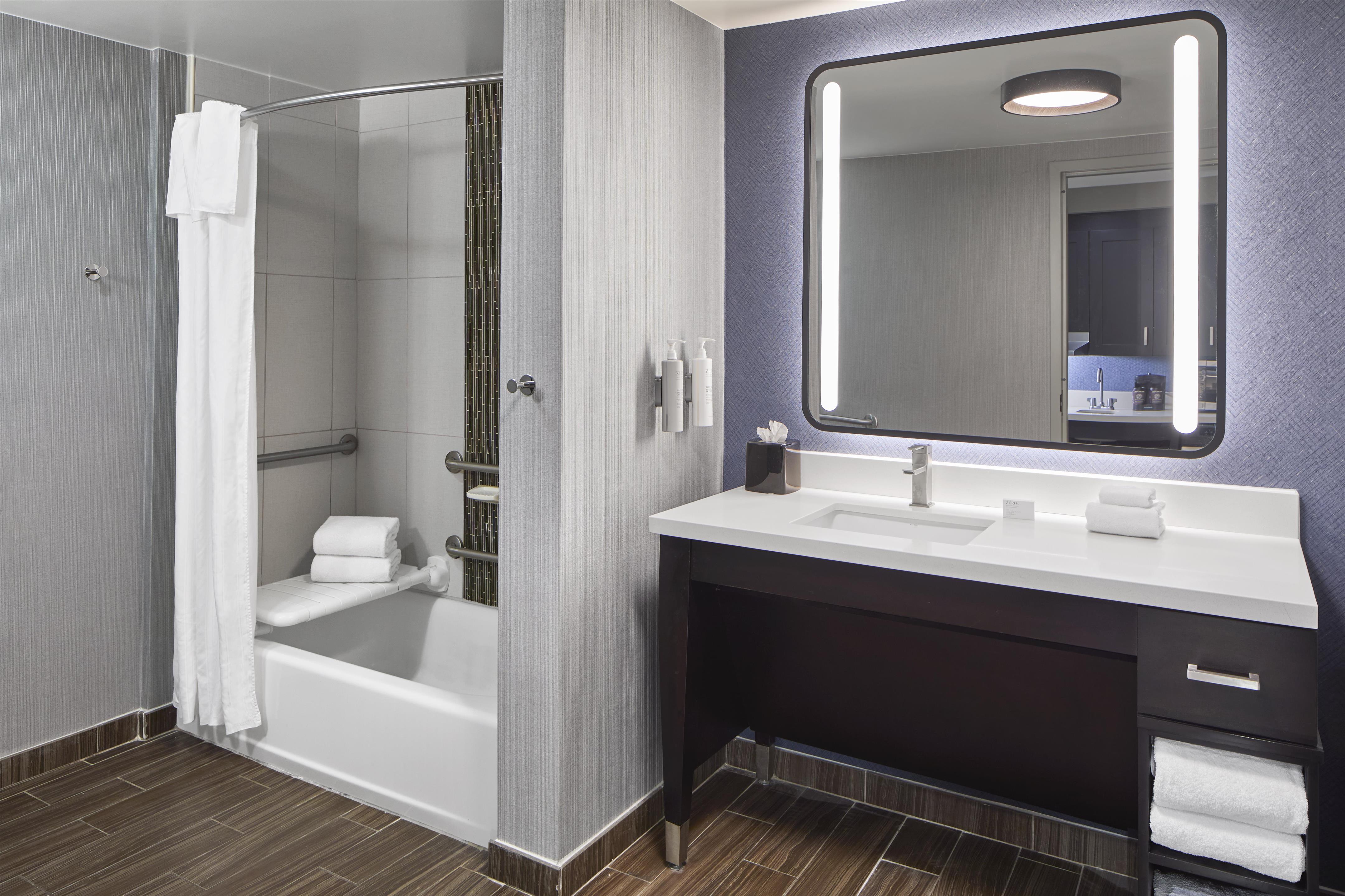 Guest room bath