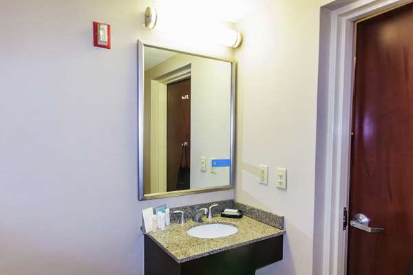  - Hampton Inn Sturbridge - I-84, Exit 6