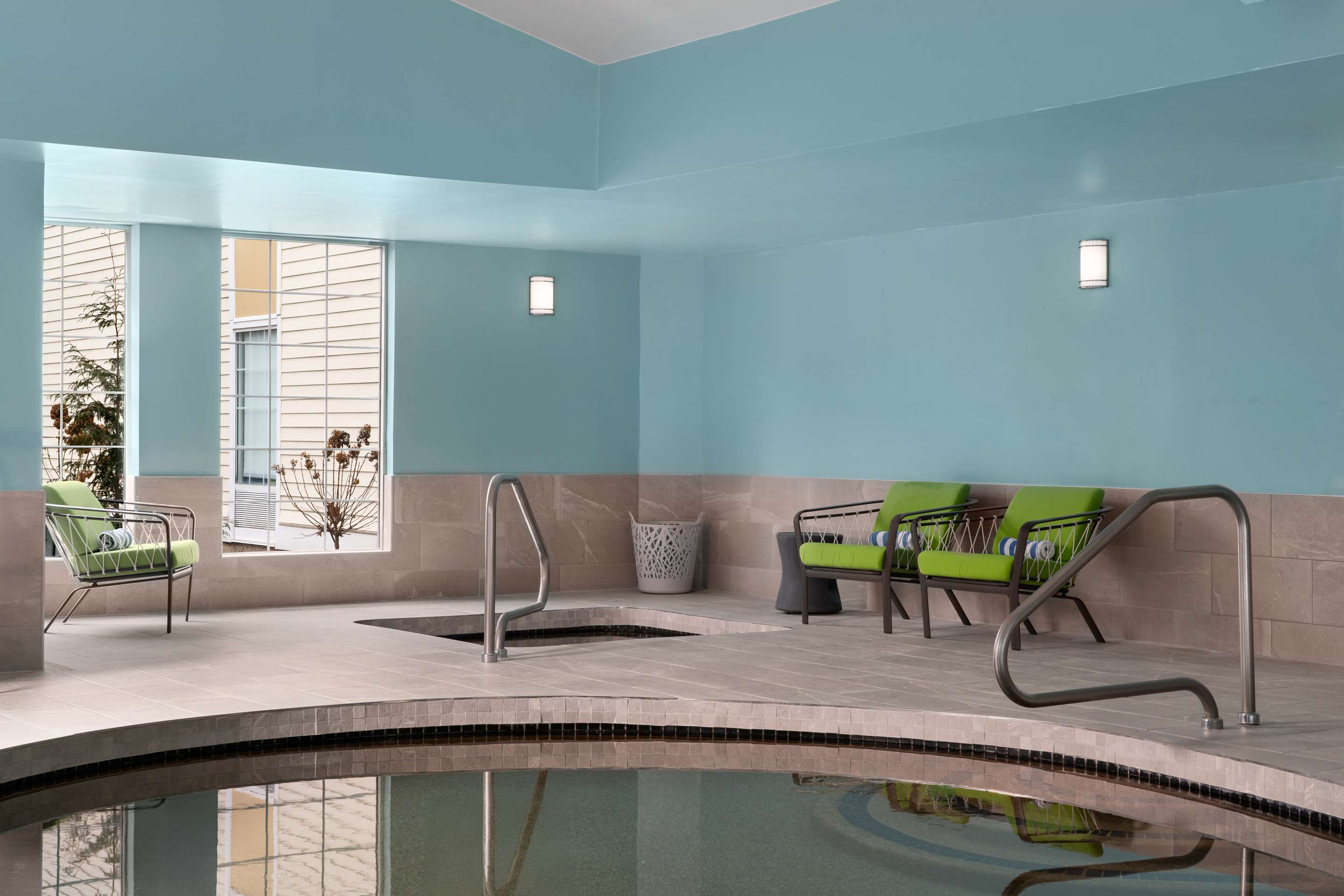 Pool | Hampton Inn Sturbridge