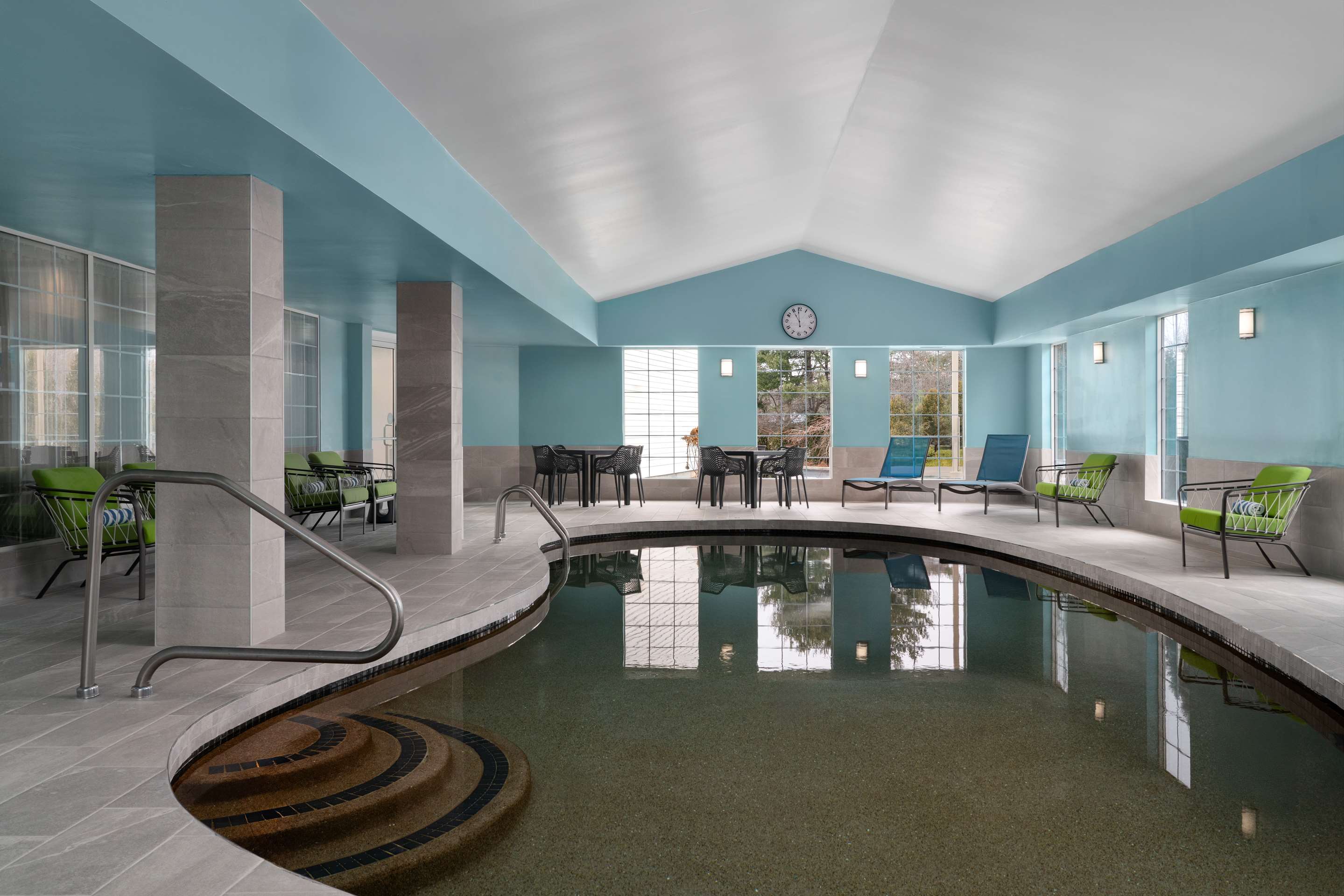Pool | Hampton Inn Sturbridge