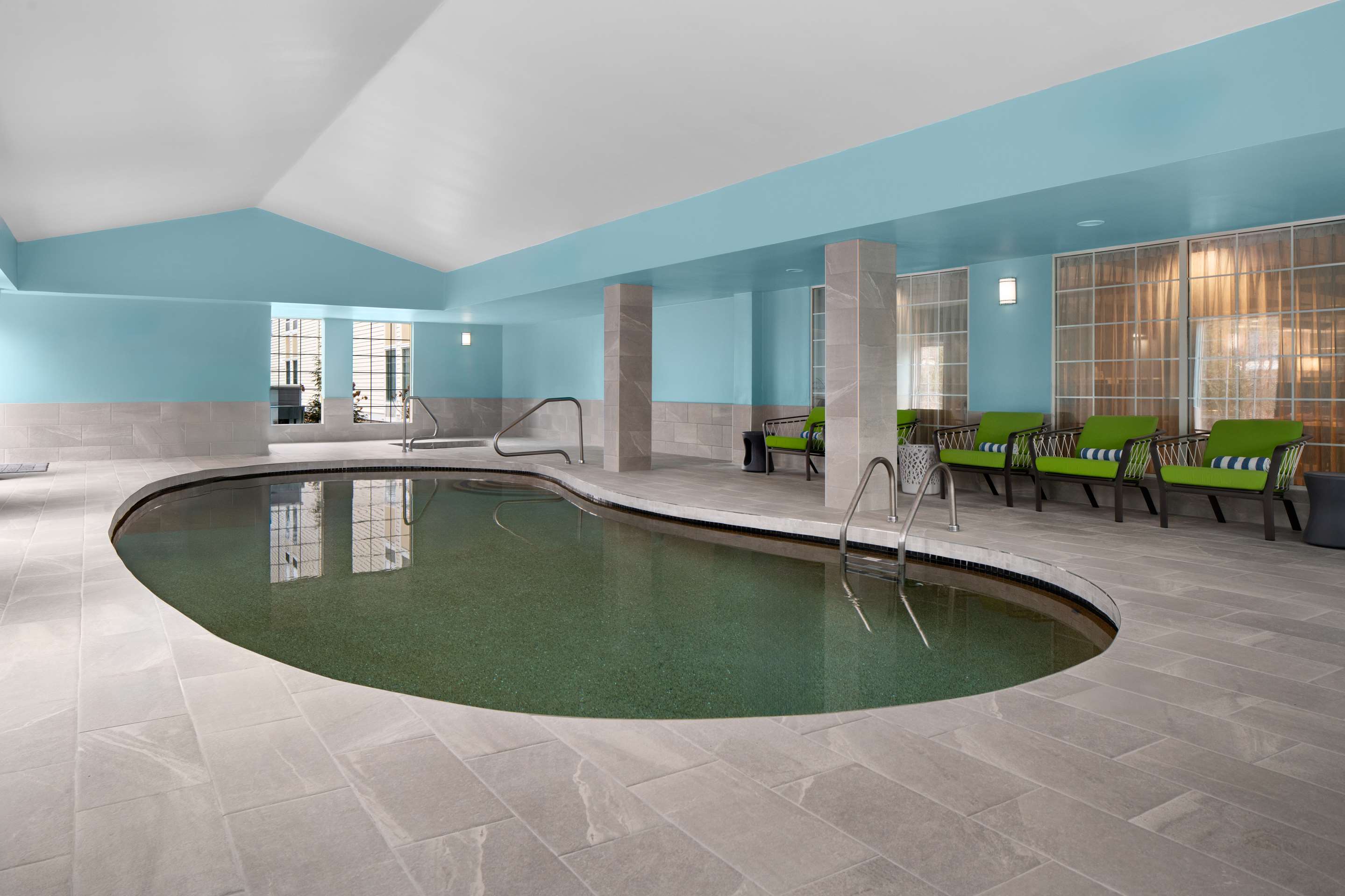 Pool | Hampton Inn Sturbridge
