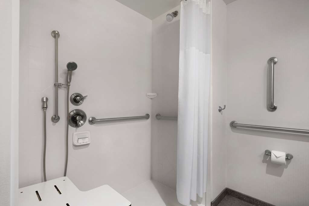 Hampton Inn & Suites Mishawaka/S Bend at Heritage Square, IN - Tap to explore photos