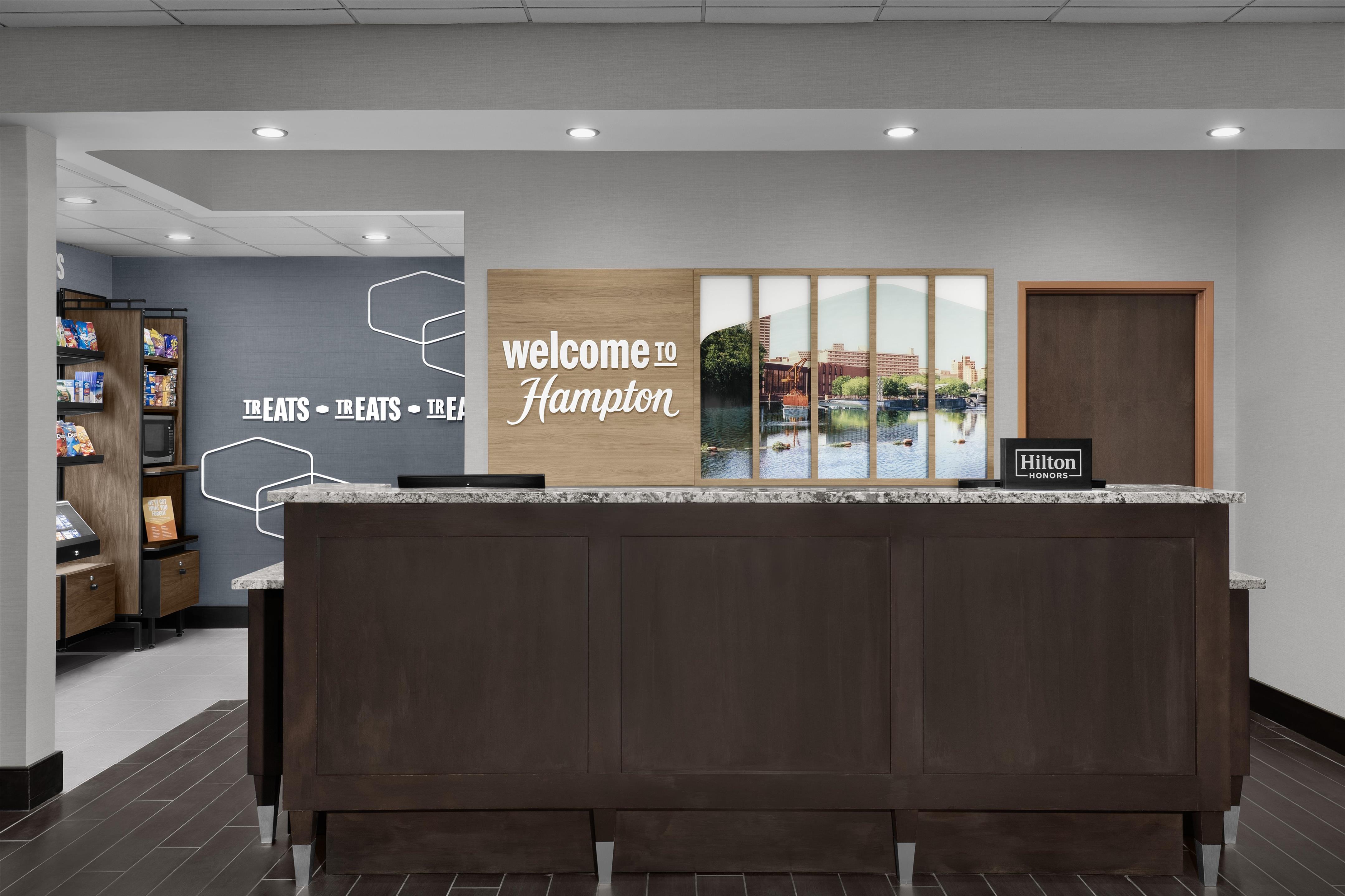 Reception | Hampton Inn & Suites Mishawaka/South Bend at Heritage Square