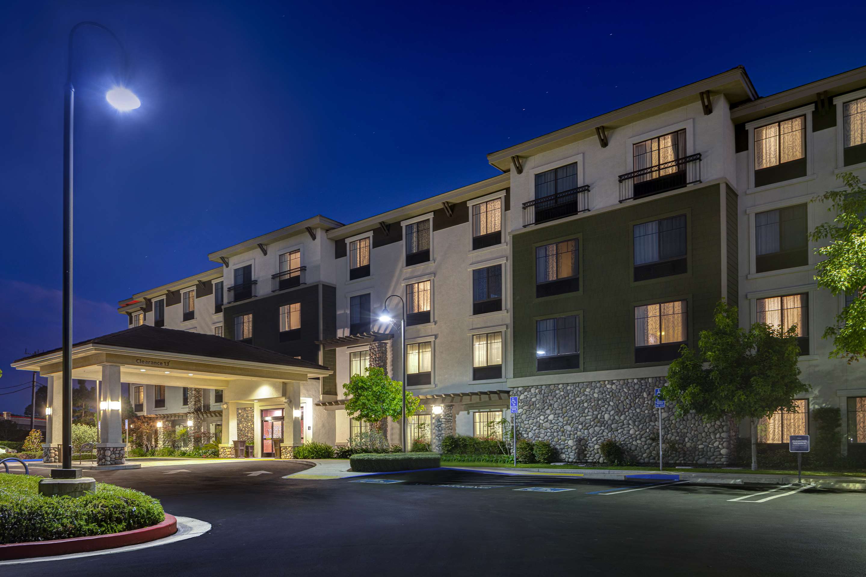 Exterior | Hampton Inn & Suites San Luis Obispo