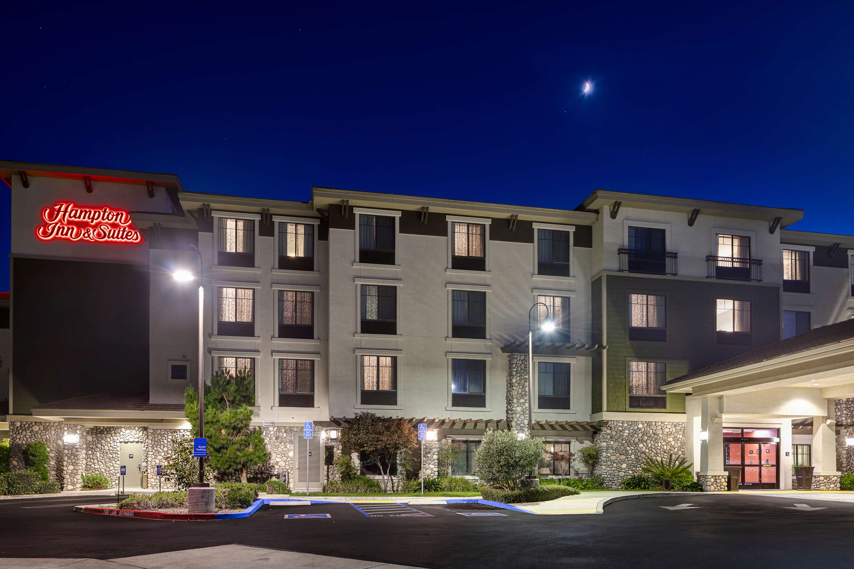 Exterior | Hampton Inn & Suites San Luis Obispo