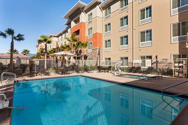 Pool - Hampton Inn & Suites San Bernardino