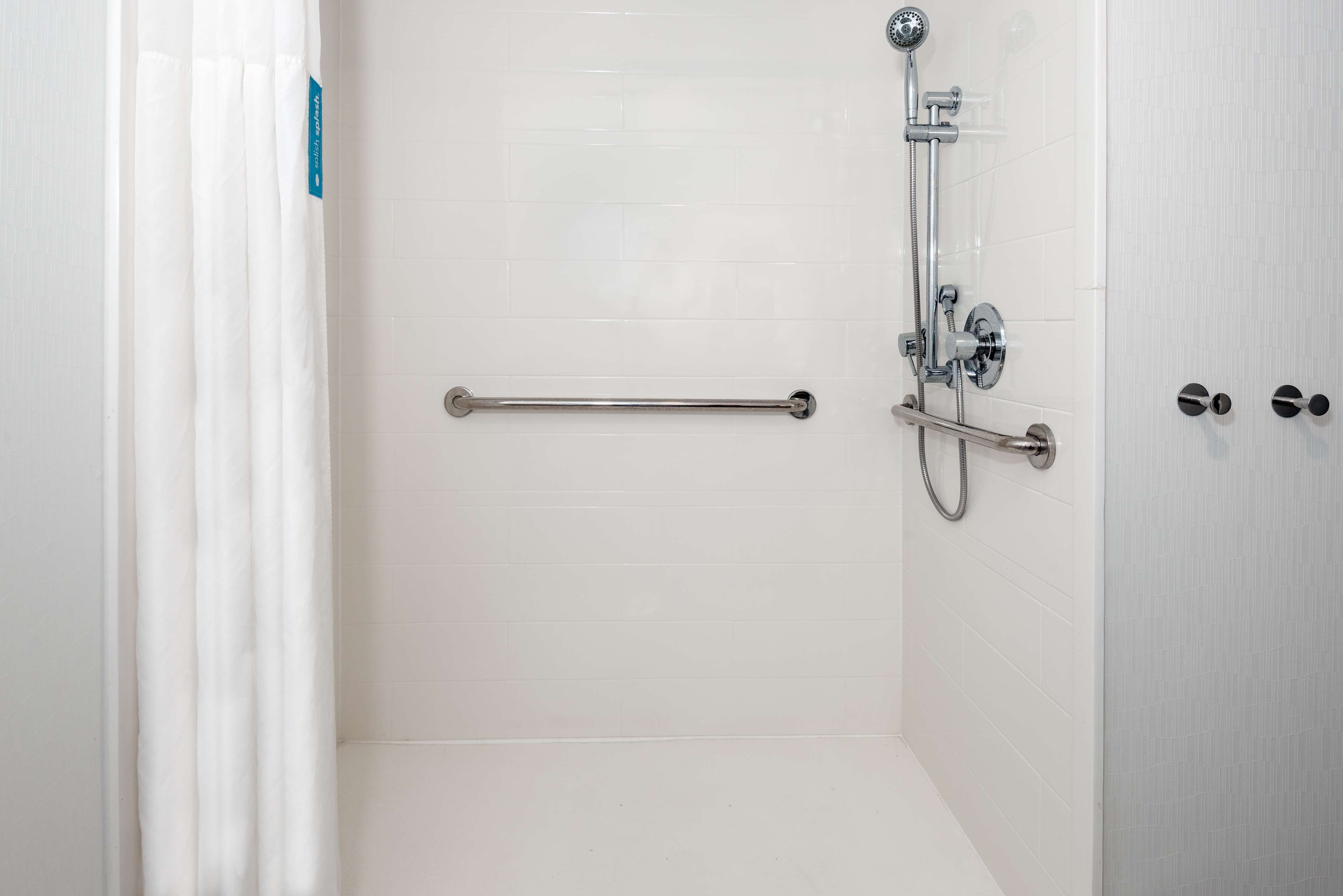 Hampton Inn Salisbury Room Type - 2DBL MOB HEAR ACC W TUB NS