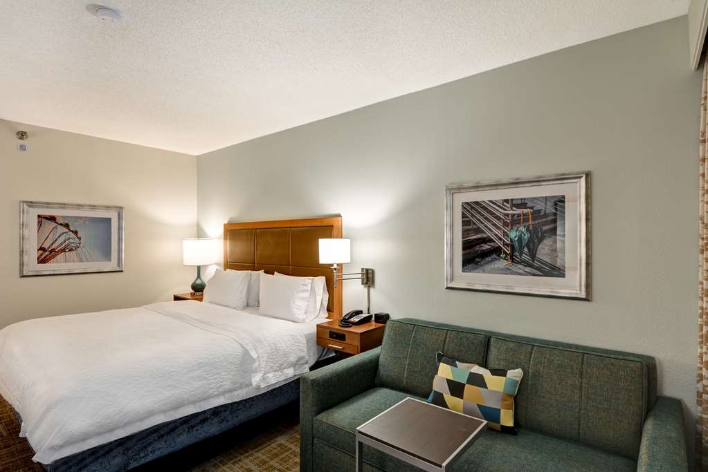 Hampton Inn State College-guestroom-Guest Room,On-Site.jpg