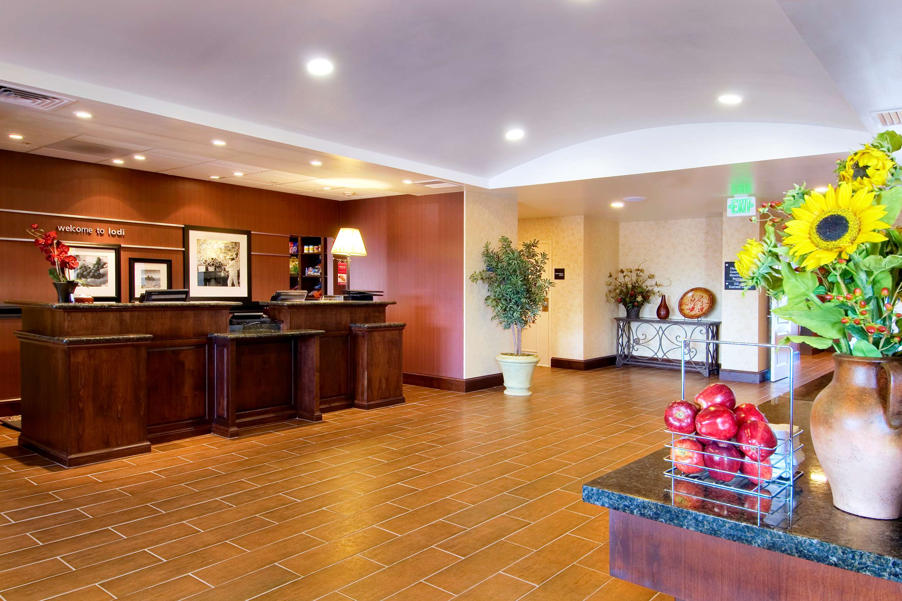 Reception | Hampton Inn & Suites Lodi